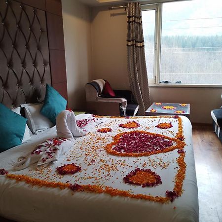 Hotel Neelam Manali Near Volvo Bus Stand Manali Eksteriør bilde