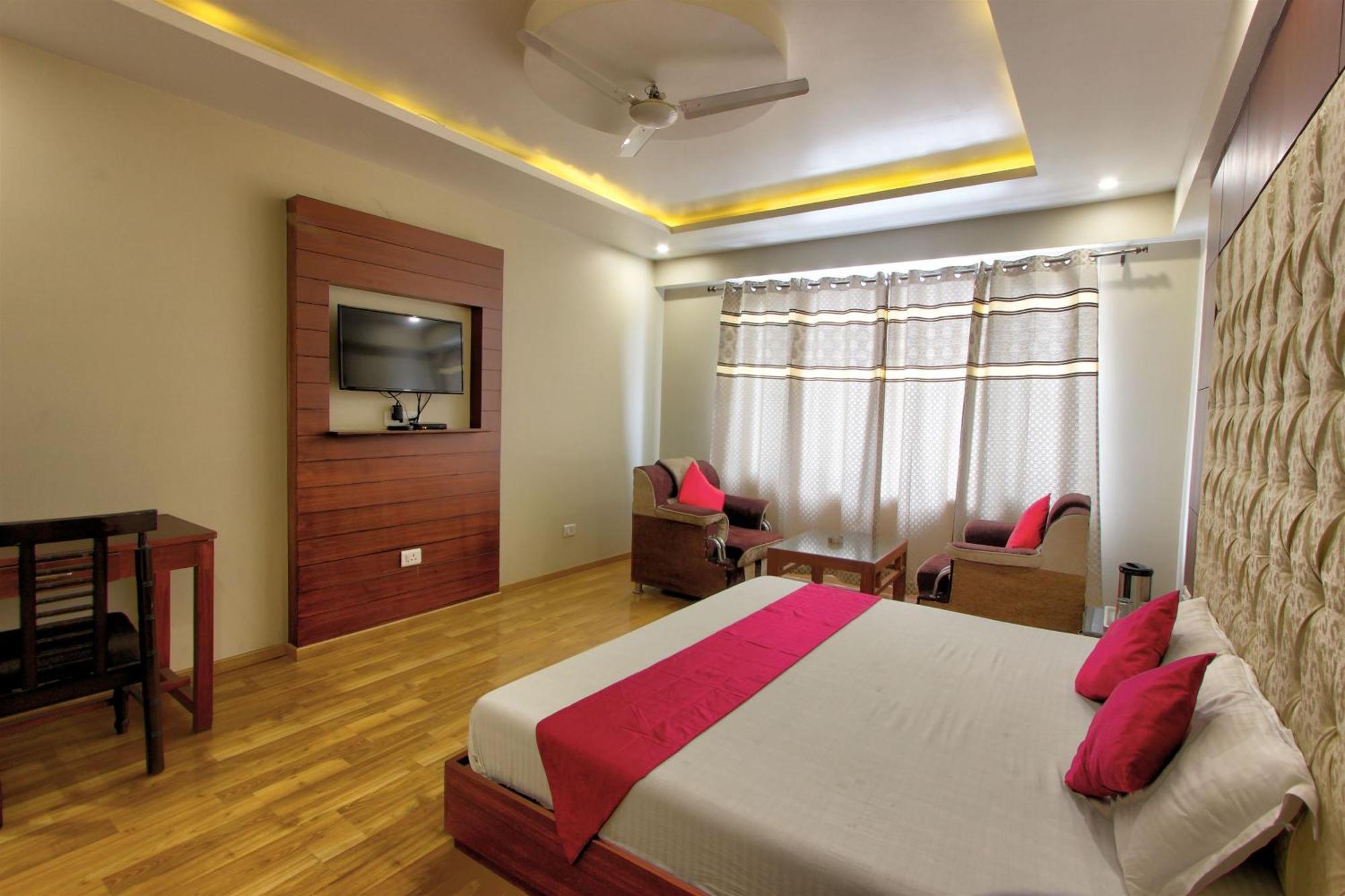 Hotel Neelam Manali Near Volvo Bus Stand Manali Eksteriør bilde