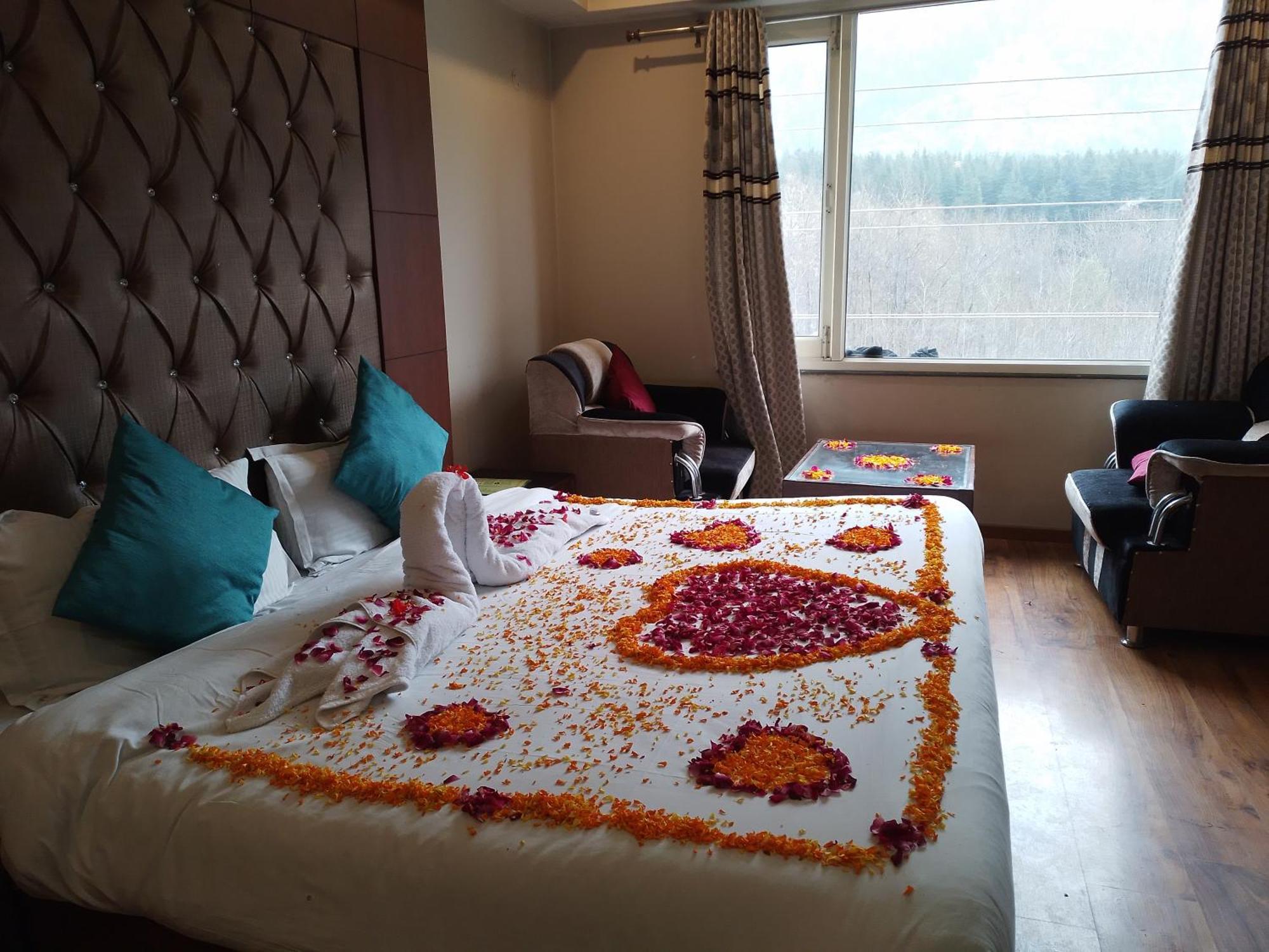 Hotel Neelam Manali Near Volvo Bus Stand Manali Eksteriør bilde